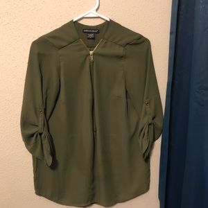 Medium women’s shirt